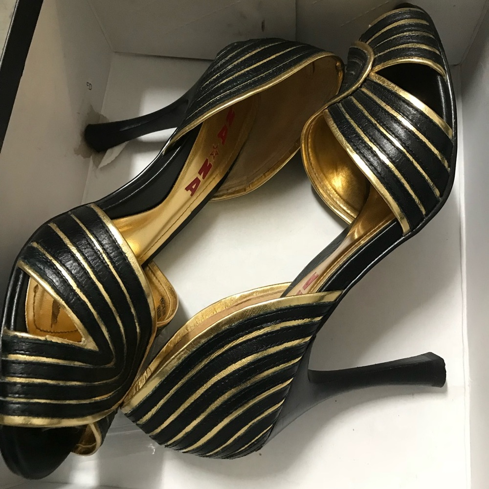 Nana Black/Gold Heels 7.5 excellent condition